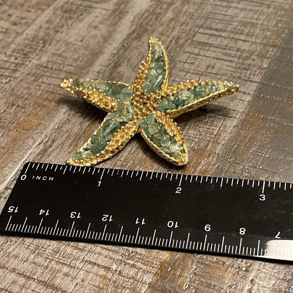 Vintage Textured Gold Tone & Green Stone Chips Beach Sea Starfish‎ Brooch Pin - Picture 7 of 7